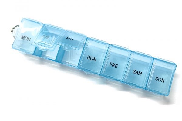 EWANTO Tablettenbox Pillendose Medikamentenbox 7 Tage Wochentage Deutsch mit Schlüsselanhänger hellblau BPA-frei HA-31